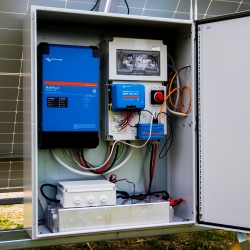 KIT FOTOVOLTAICO AD ISOLA TAKEAWAY 3kW+ 9kWh BATT.